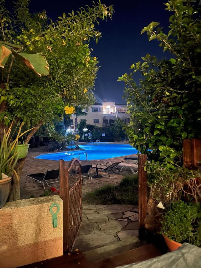 Rachel Suite By The Pool Paphos Eksteriør billede